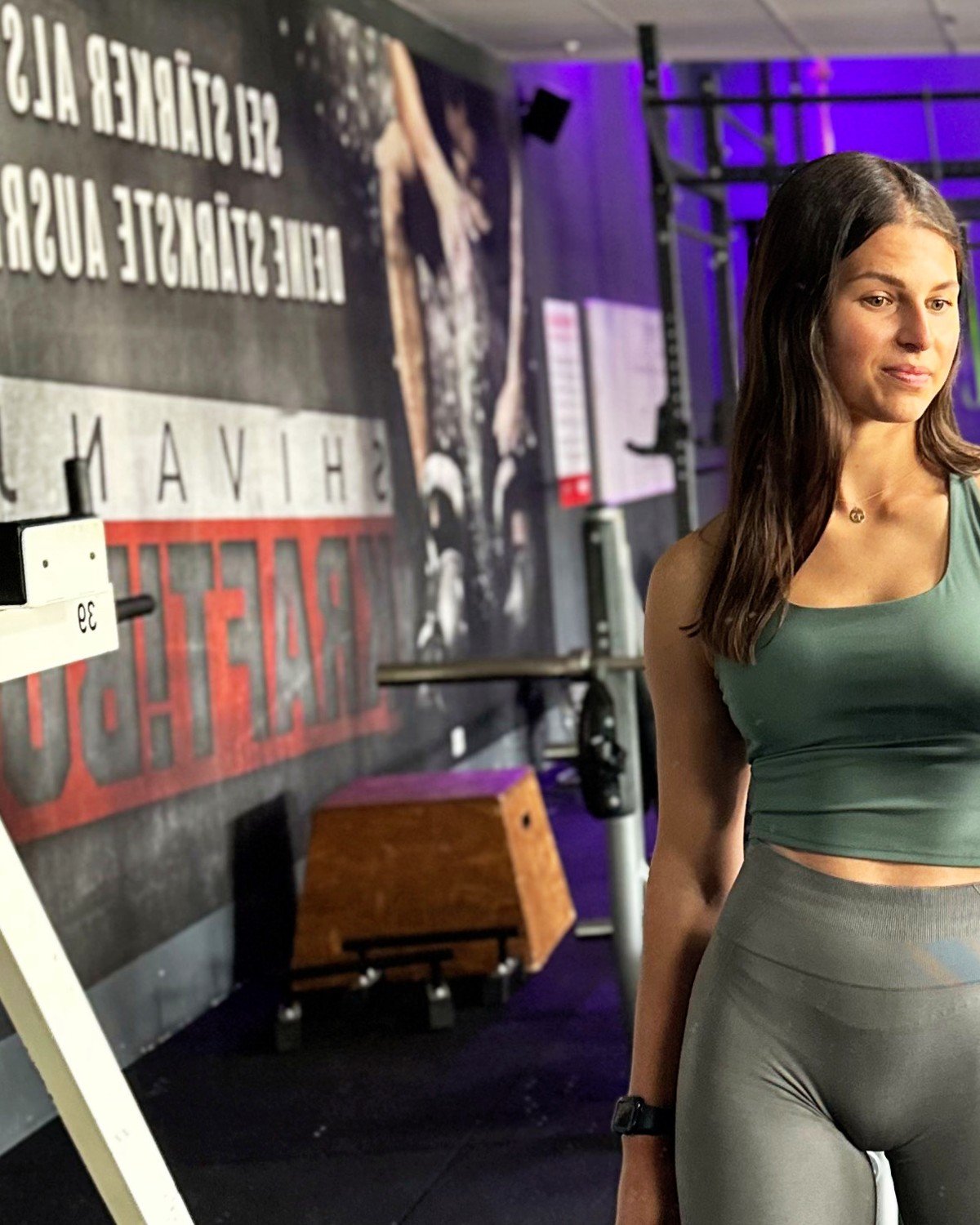 Chiara im Studio beim Krafttraining